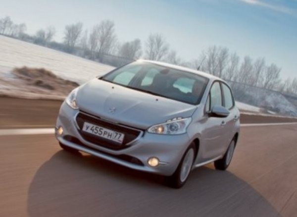 Автомобилем года стал Peugeot 208