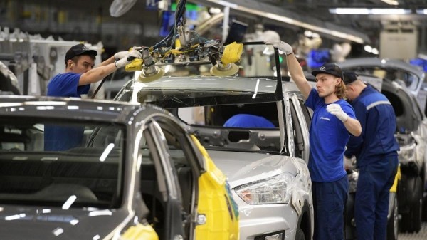 Авторазборка: слабый рубль ударит по автопроизводству
