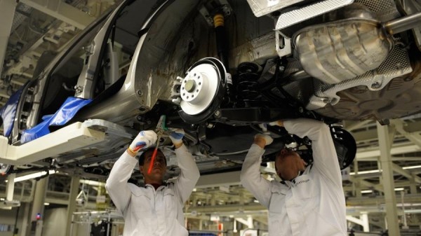 Авторазборка: слабый рубль ударит по автопроизводству
