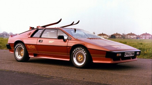 Классический Mini теперь доступен в ливрее Lotus Esprit Turbo Джеймса Бонда Классический Mini теперь доступен в ливрее Lotus Esprit Turbo Джеймса Бонда