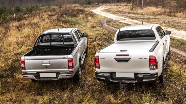 Полная Экстра замахнулась на Чёрный Эксклюзив: cравнительный тест JAC T6 и Toyota Hilux