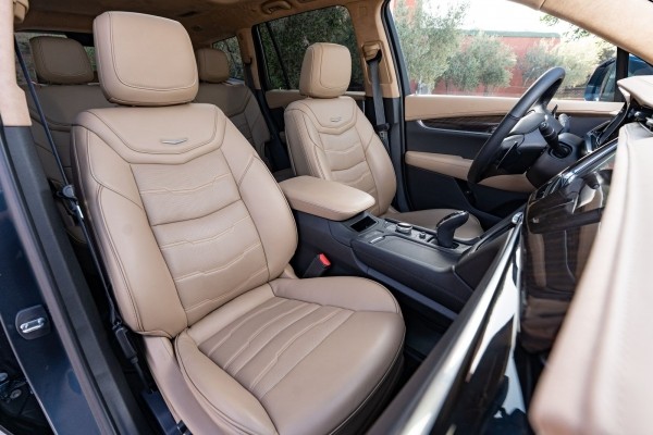 Раз, два, три – лампочка, гори! Первый тест-драйв Cadillac XT6 Раз, два, три – лампочка, гори! Первый тест-драйв Cadillac XT6