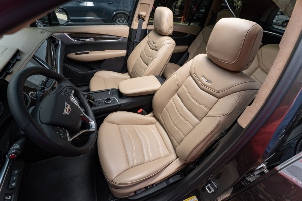 Раз, два, три – лампочка, гори! Первый тест-драйв Cadillac XT6 Раз, два, три – лампочка, гори! Первый тест-драйв Cadillac XT6