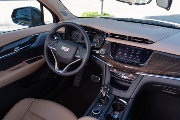 Раз, два, три – лампочка, гори! Первый тест-драйв Cadillac XT6 Раз, два, три – лампочка, гори! Первый тест-драйв Cadillac XT6