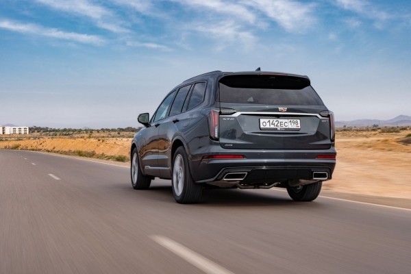 Раз, два, три – лампочка, гори! Первый тест-драйв Cadillac XT6 Раз, два, три – лампочка, гори! Первый тест-драйв Cadillac XT6