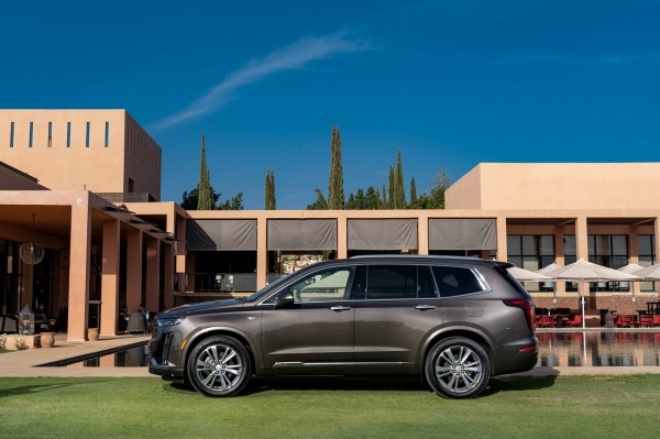 Раз, два, три – лампочка, гори! Первый тест-драйв Cadillac XT6 Раз, два, три – лампочка, гори! Первый тест-драйв Cadillac XT6